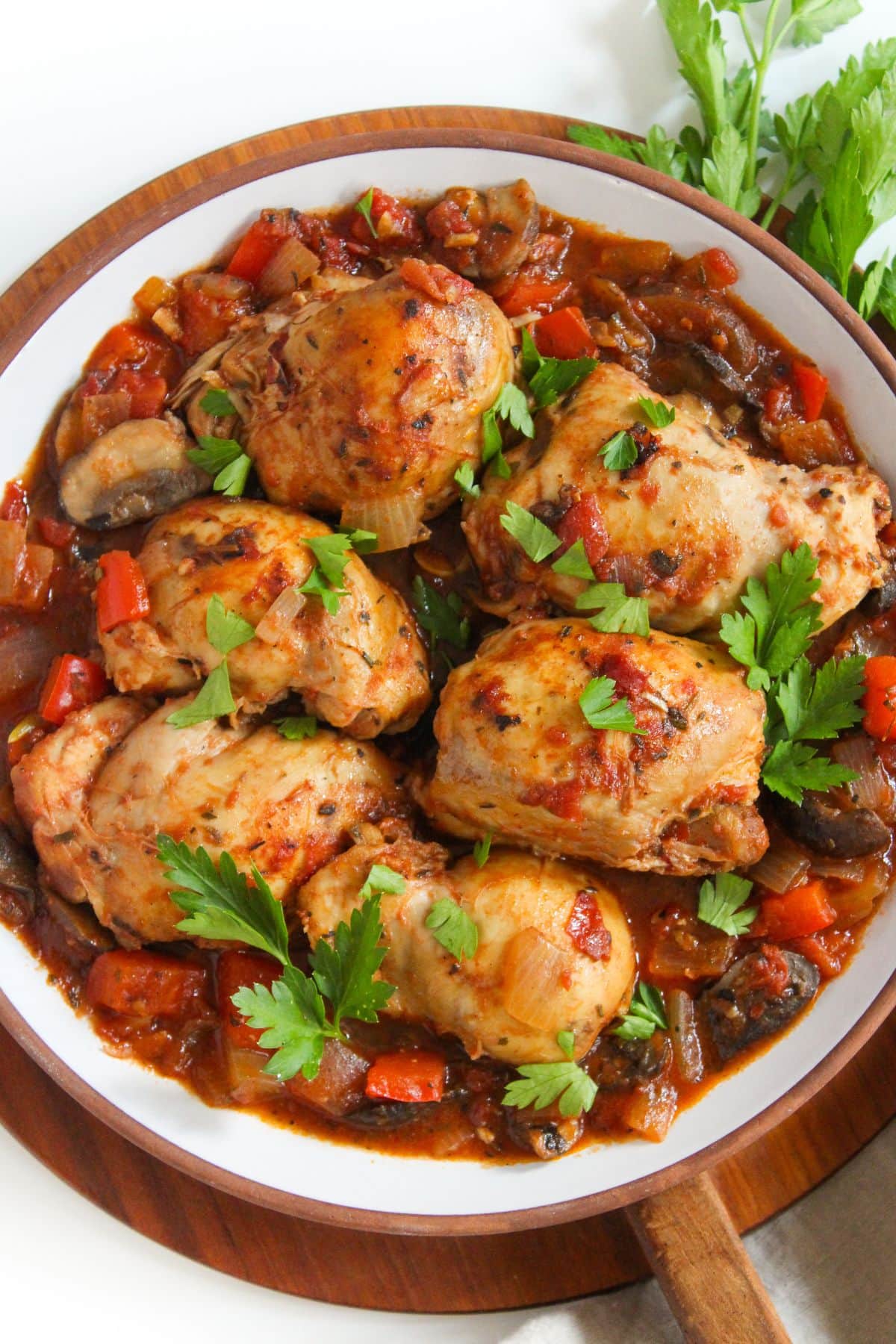 chicken thighs in tomato sauce