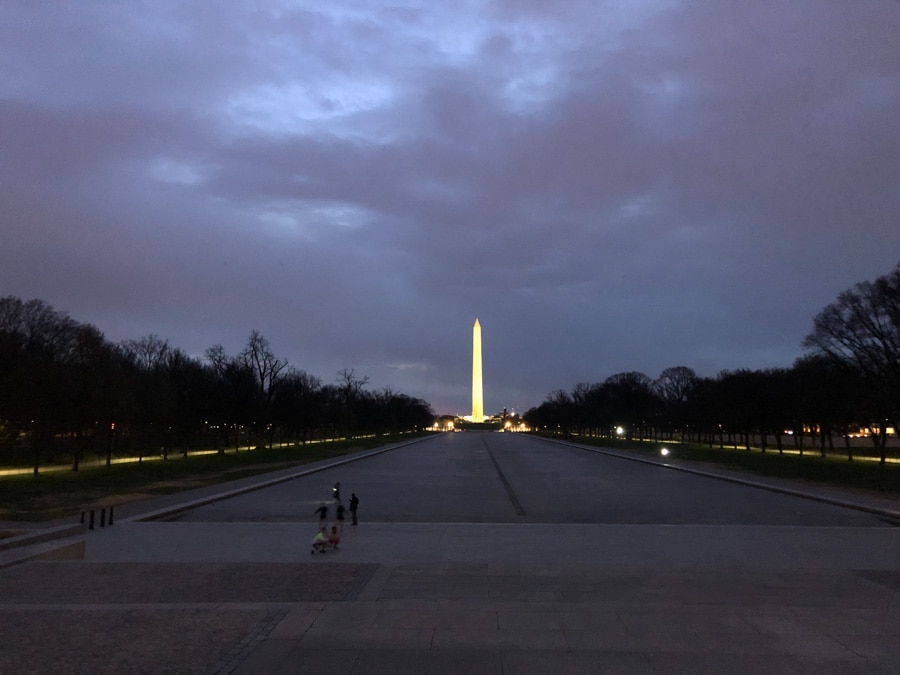 lincoln memorial at sunrise