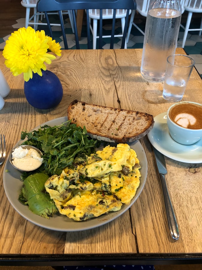 breakfast at cafe no so